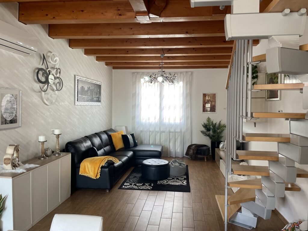 Vendita attico in duplex recente costruzione a Sottomarina